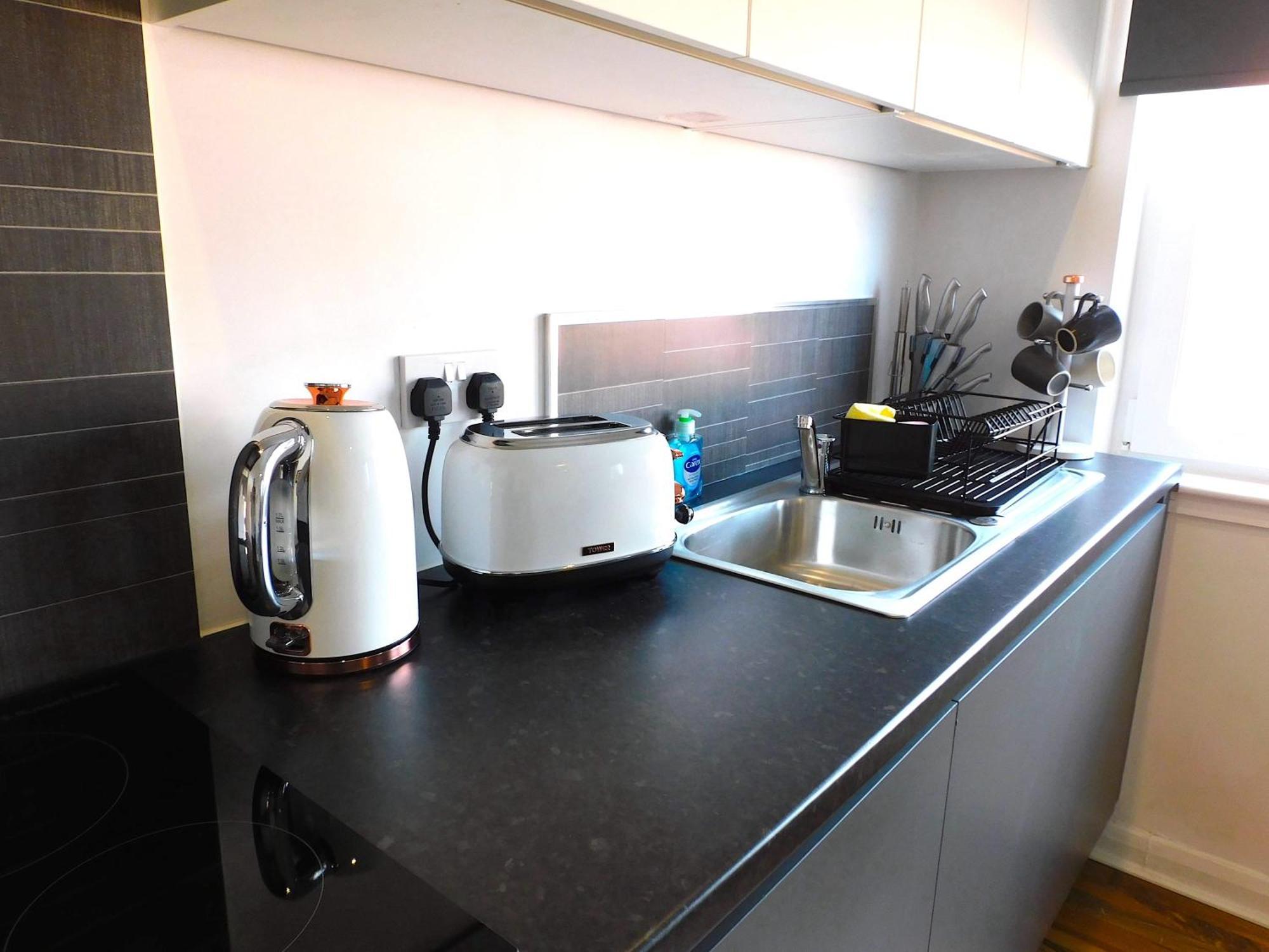 Newly Refurbished 1 Bed Apt In Hamilton Close To Station And Local Amenities Exterior foto